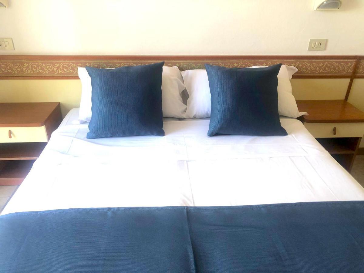 Hotel B&B Des Bains 米兰马瑞提那 外观 照片