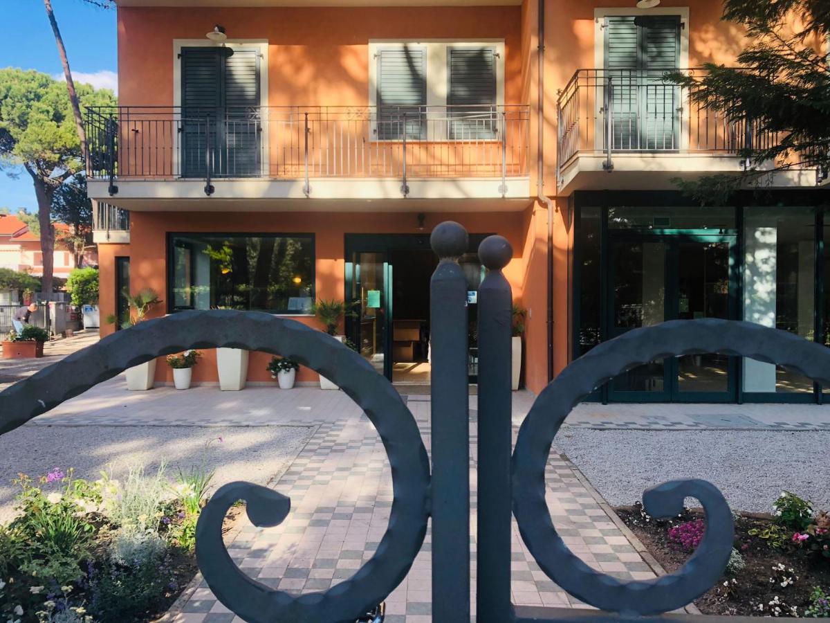 Hotel B&B Des Bains 米兰马瑞提那 外观 照片