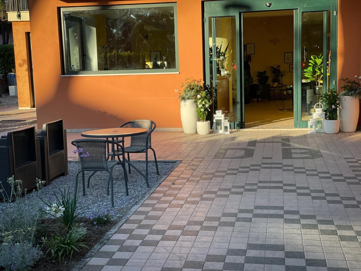 Hotel B&B Des Bains 米兰马瑞提那 外观 照片