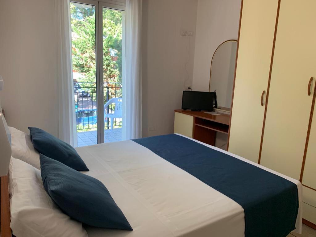 Hotel B&B Des Bains 米兰马瑞提那 外观 照片