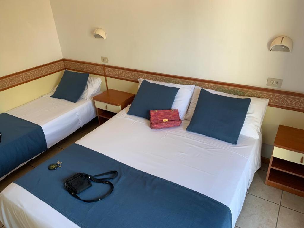 Hotel B&B Des Bains 米兰马瑞提那 外观 照片