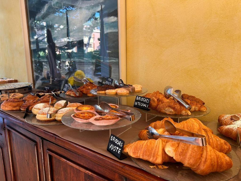 Hotel B&B Des Bains 米兰马瑞提那 外观 照片